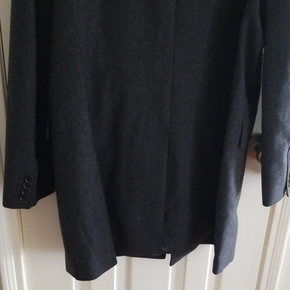 Coat - Picture 7 of 8